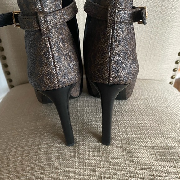 Michael’s Kors peep toe bootie - Picture 3 of 6